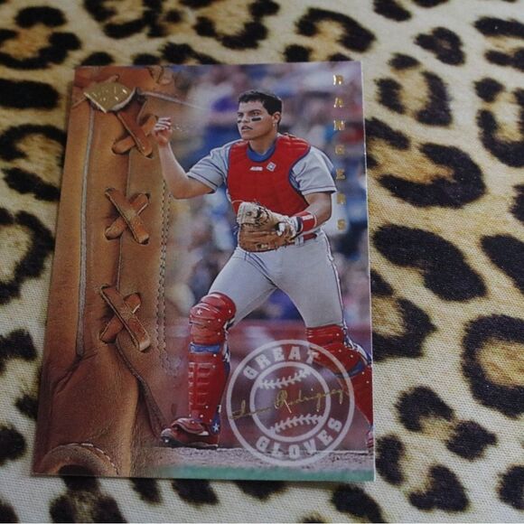 Ivan Rodriguez 16 of 16 Baseball Card - Picture 1 of 2